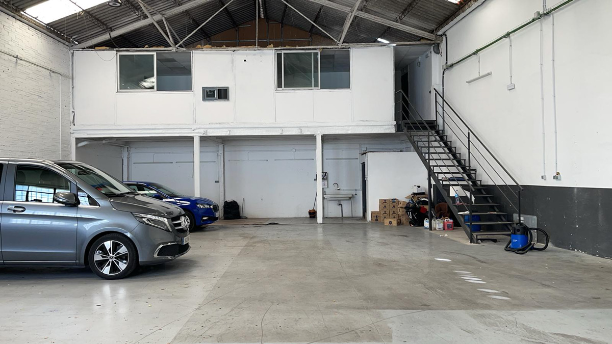 Nave industrial para alquilar con altillo para oficina de Promotora Puma